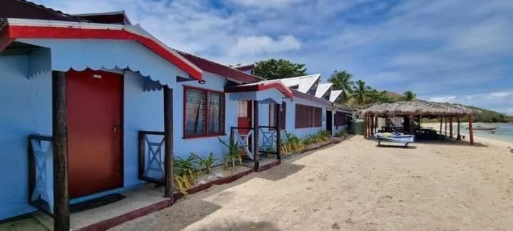 Вилла Mana Lagoon Backpackers Экстерьер фото