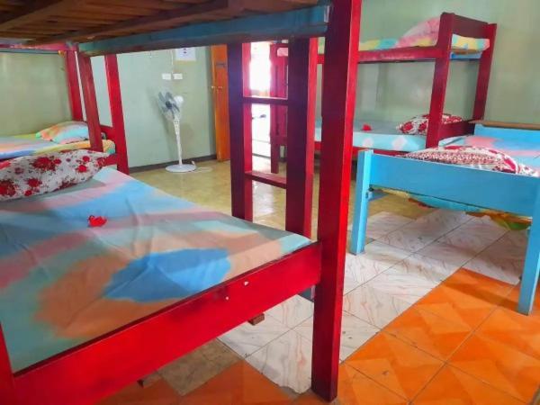 Вилла Mana Lagoon Backpackers Экстерьер фото